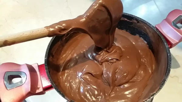 Rozen torta sa milka čokoladom | Istaknuta slika 3/4 | Kremasti, čokoladni, užitak