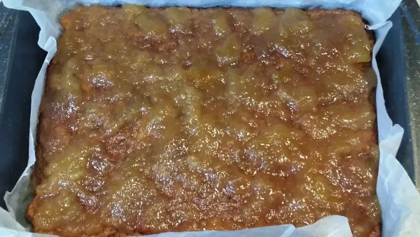 Kolač sa jabukama i džemom od smokve | Istaknuta slika 2/4 | Jabuke, orasi, i, smokve, –, trojka, koja, osvaja, stomak, i, srce