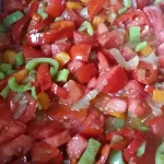 Kobasica sa pirinčom i povrćem iz rerne | Dinstanje povrća | Postupak 2 | Slika 8/8