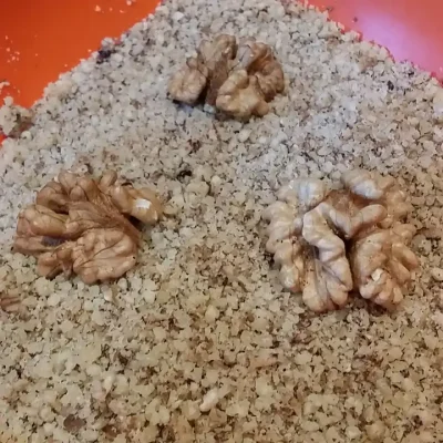 Mlevenje oraha  | Postupak 1 | Slika 2/2 Oblatne sa čokoladom i keksom | Mlevenje oraha  | Postupak 1 | Slika 2/2