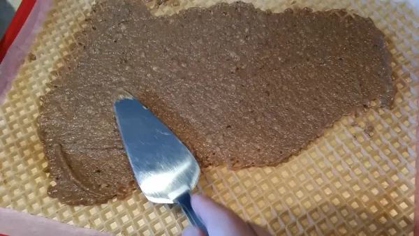 Oblatne sa čokoladom i keksom | 3/4 Oblatne sa čokoladom i keksom | Istaknuta slika 3/4 | Tri, zvanična, kralja, ukusa:, čokolada, keks, i, orasi, na, podijum, oblandi