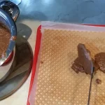 Filovanje oblandi | Postupak 4 | Slika 1/5 Oblatne sa čokoladom i keksom | Filovanje oblandi | Postupak 4 | Slika 1/5