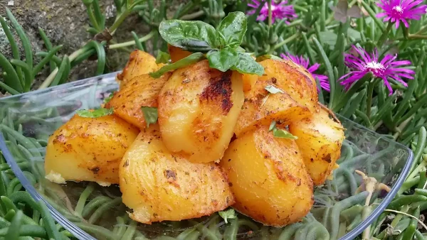 Pečeni krompir iz rerne | Istaknuta slika 1/4 | Zlatni, zagrljaj, hrskav, spolja, mek, kao, san, iznutra