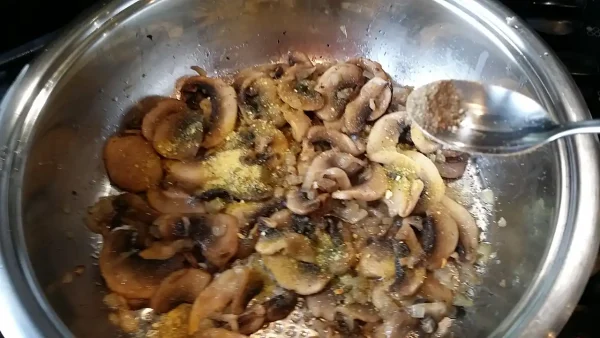 Sos od pečuraka | 3/4 Sos od pečuraka | Istaknuta slika 3/4 | Kremasta, simfonija, ukusa, iz, srca, prirode